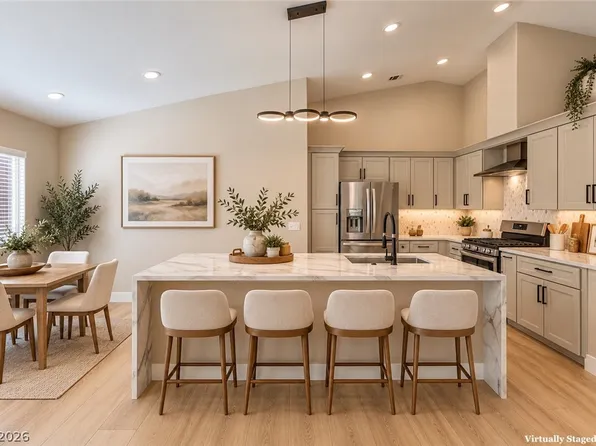7633 Prairie Corners Dr, Las Vegas, NV 89128