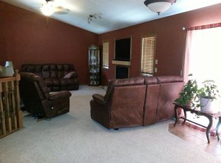 1003 Laura Ln, Holcomb, KS 67851
