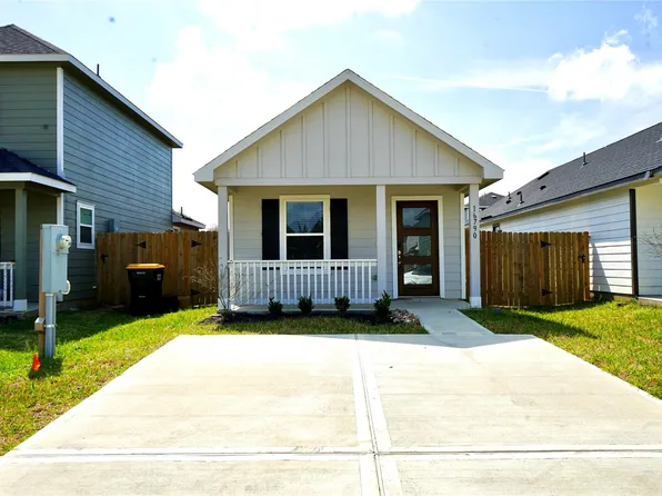 16790 N Marie Village Dr, Conroe, TX 77306