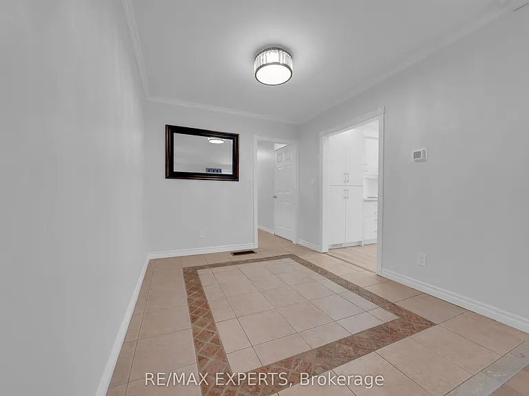 79 Louisa St #UPPER — Photo 7