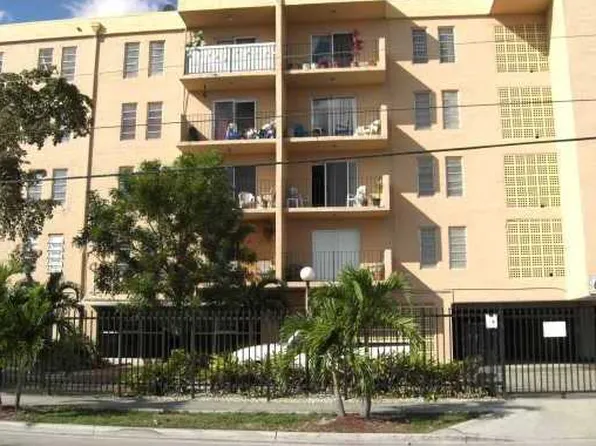 6950 W 6th Ave APT 505, Hialeah, FL 33014