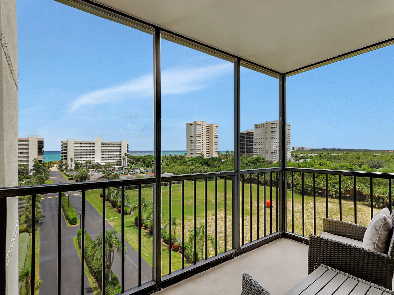 2 bed, 2.0 bath, 1397 sqft, $2,800 — Photo 4