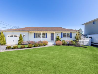 13 Marlin Rd, East Quogue, NY, 11942