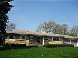 1st image of 3032 S 105th Ave