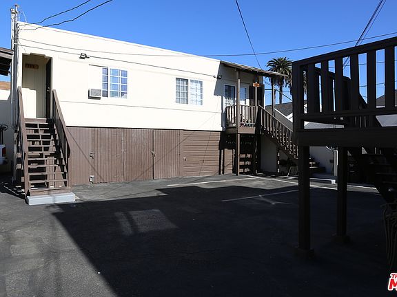 3rd image of 735 W 52nd Pl