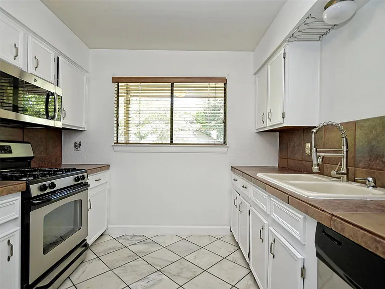 12812 Esplanade St — Photo 12
