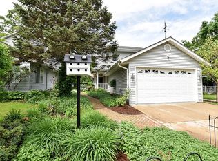 1608 Grandview Ct, Kansasville, WI