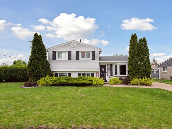 23011 Croft Ave, Flat Rock, MI 48134