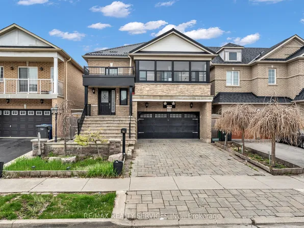 364 Queen Mary Dr, Brampton, ON L7A 3T1