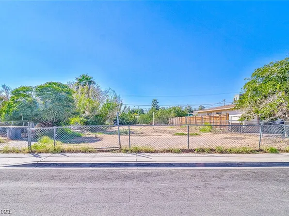 833 Hart Ave, Las Vegas, NV 89106