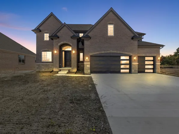 42419 Magnolia Dr, Sterling Heights, MI 48314