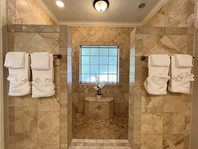1715 Country Squire Dr — Photo 31