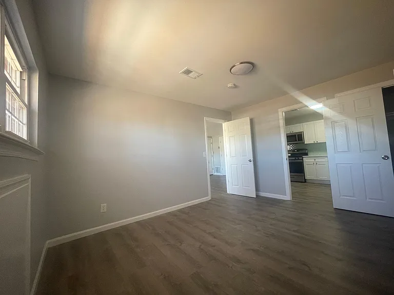 228 College Dr — Photo 9