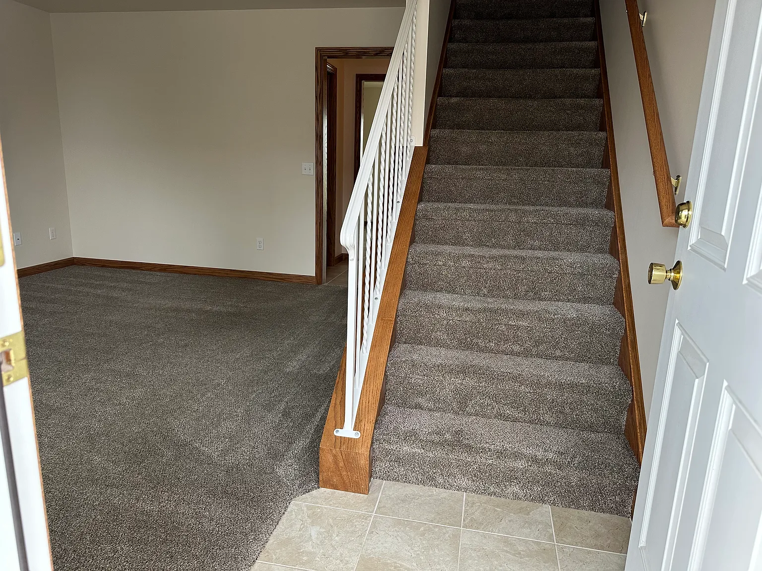 2 bed, 1.5 bath, 1266 sqft, $1,400 — Photo 2