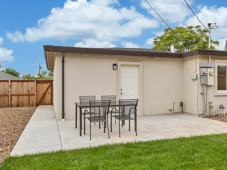 8148 Addie Ave — Photo 22