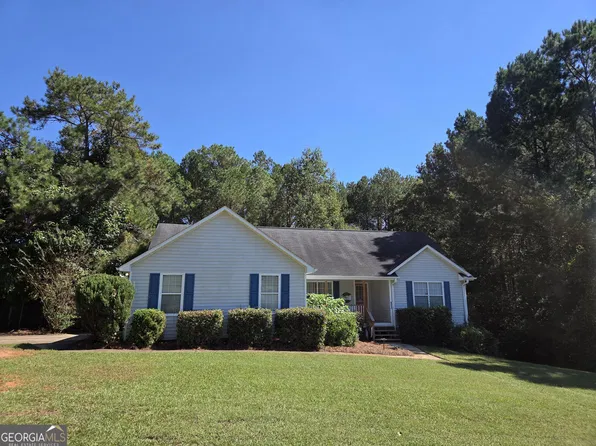 801 Pointe Trl, Locust Grove, GA 30248