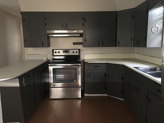 5th image of 2842 Pine St