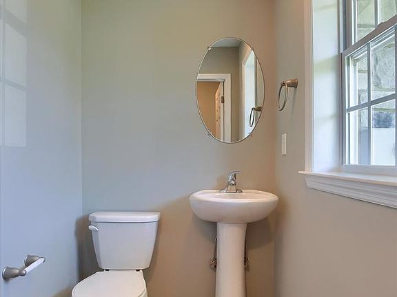5th image of 178 Braeburn Way