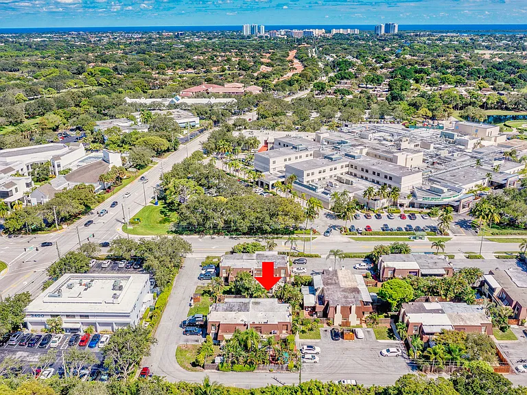 3530 E Gardens East Dr #B — Photo 40