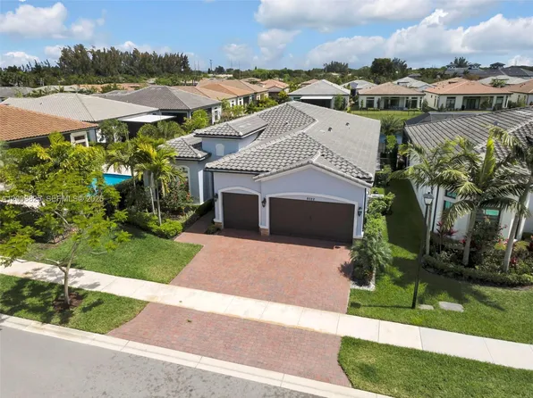 8022 Deer Lake Ct, Parkland, FL 33067