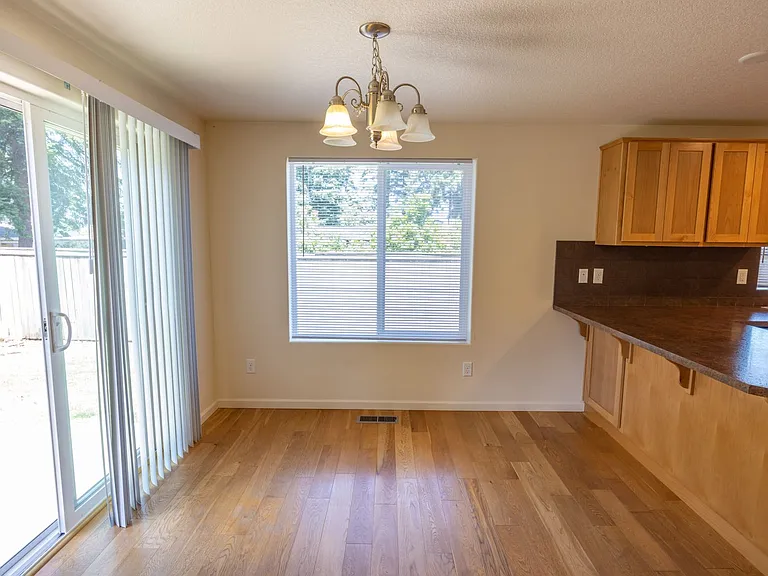 13310 NE 51st St — Photo 12