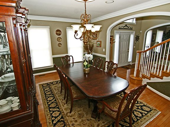 4th image of 1214 W Blue Bird Ct