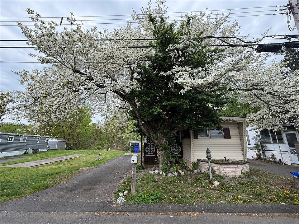 1st image of 31 Rivermead Blvd