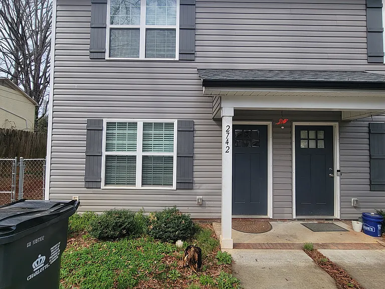 2742 Mayfair Ave — Photo 3