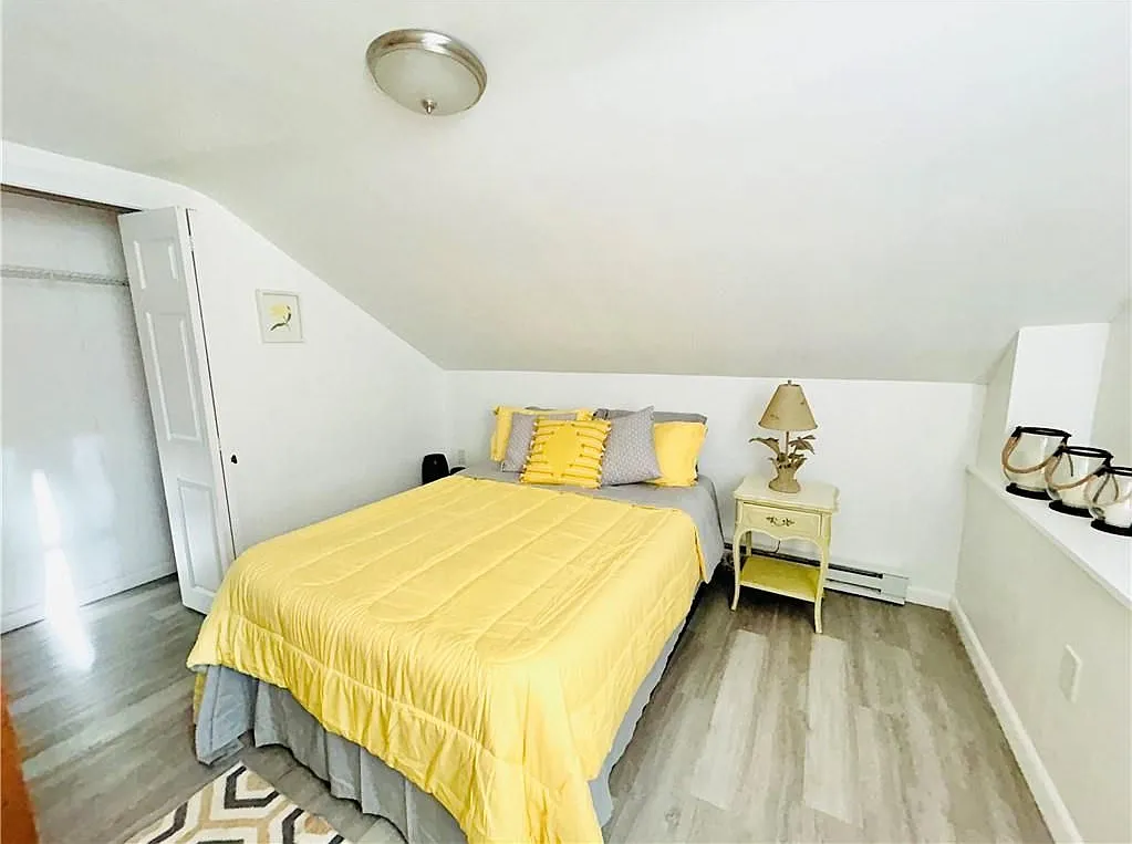 2 bed, 1.0 bath, 648 sqft, $1,300 — Photo 3