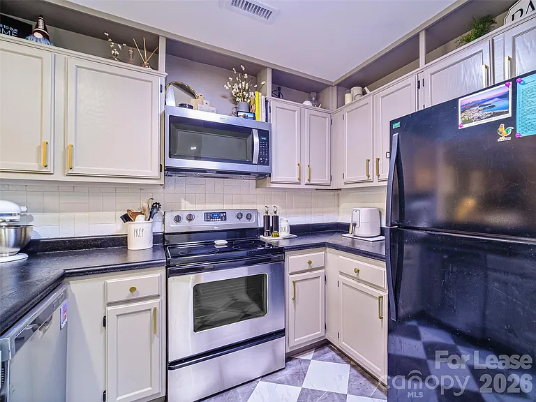 3300 Selwyn Farms Ln #5 — Photo 8