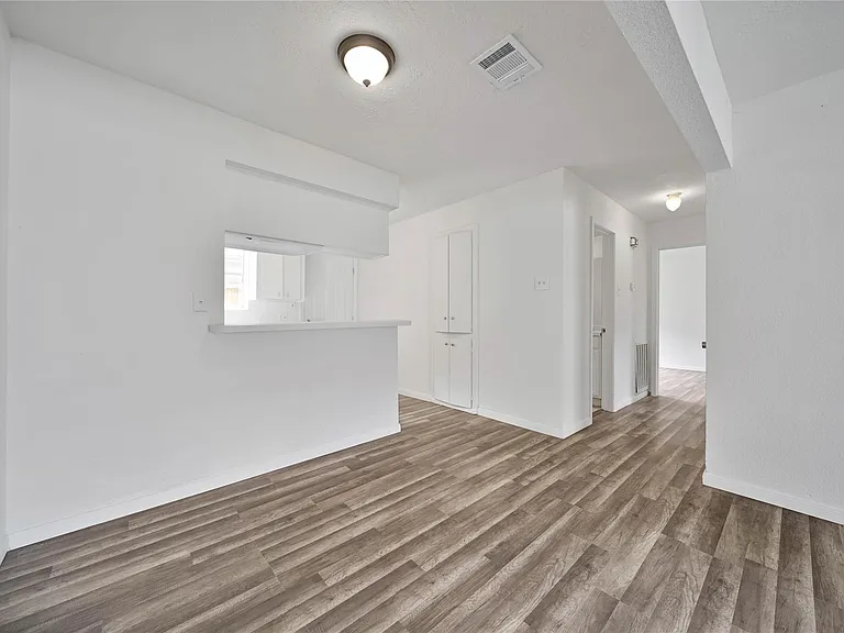 10006 Neuens Rd #1 — Photo 10