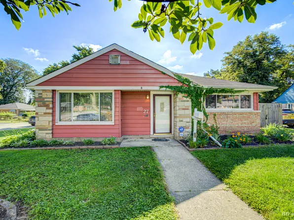 27 Apple Ct, Park Forest, IL 60466
