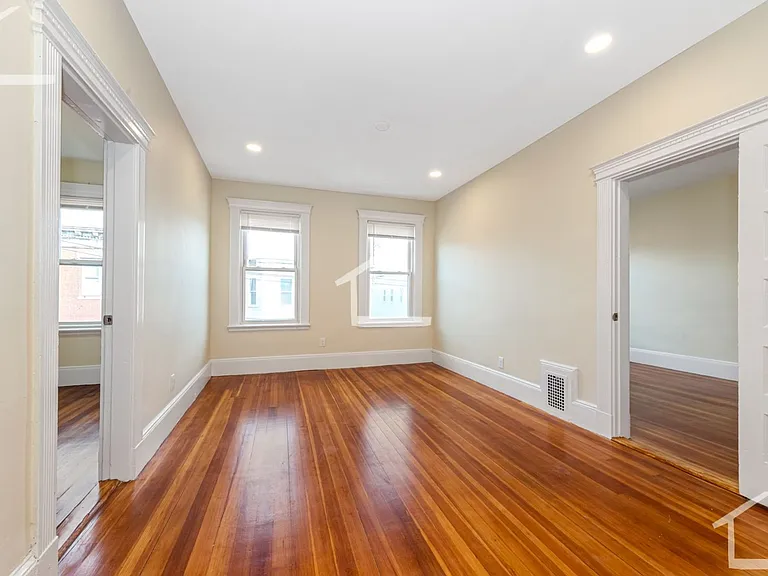 44 Brackett St #3 — Photo 9
