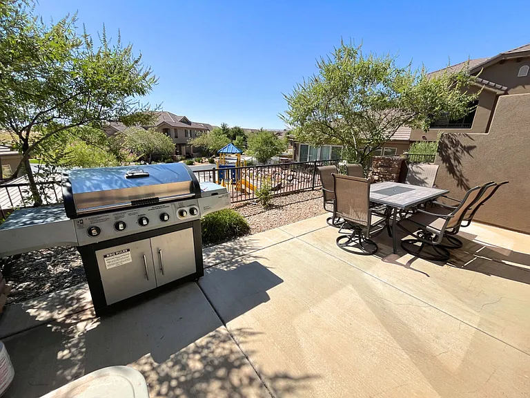 N Coral Ridge Dr — Photo 32