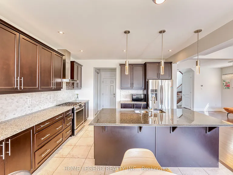 76 Thomas Phillips Dr — Photo 5