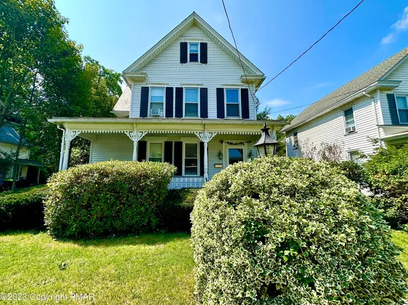 125 Lee Ave, Stroudsburg, PA 18360