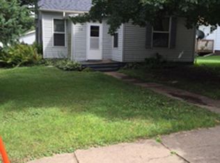 216 Main St, Newhall, IA 52315