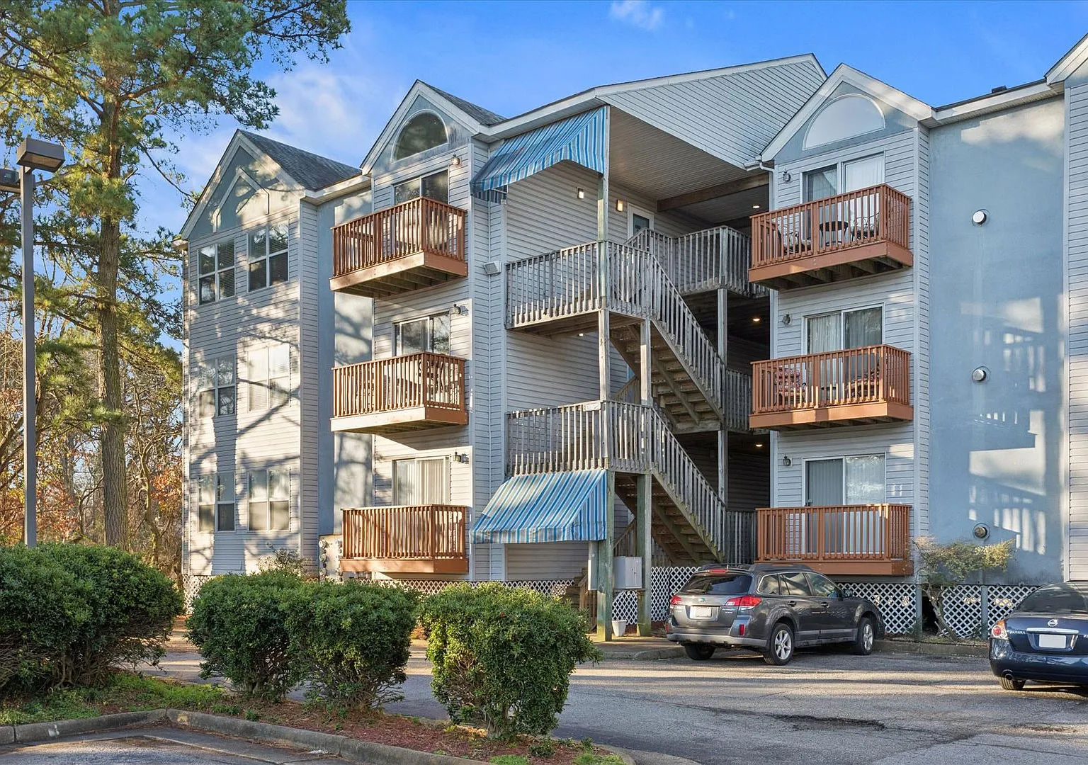 2BR/2BA Condo Near Langley AFB — Photo 1