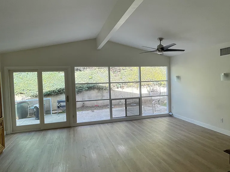 3225 Lloyd St — Photo 9