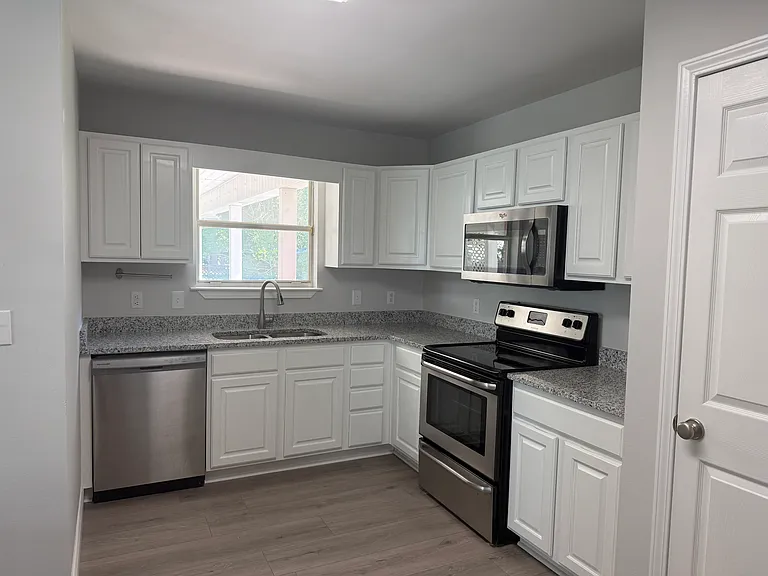 24849 Wolf Bay Ave — Photo 5