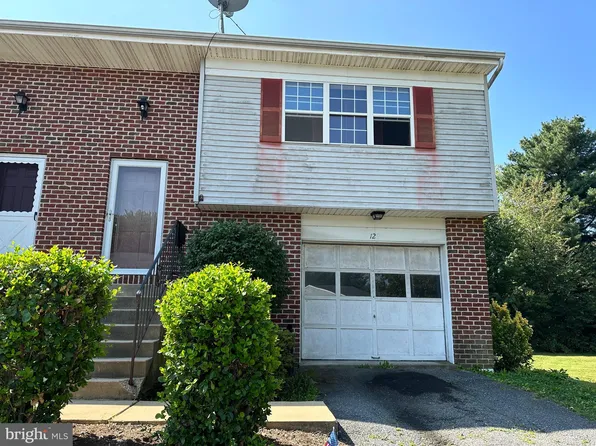 129 Pickwick Pl, Millersville, PA 17551