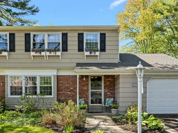 543 Keswick Dr, Yardley, PA 19067