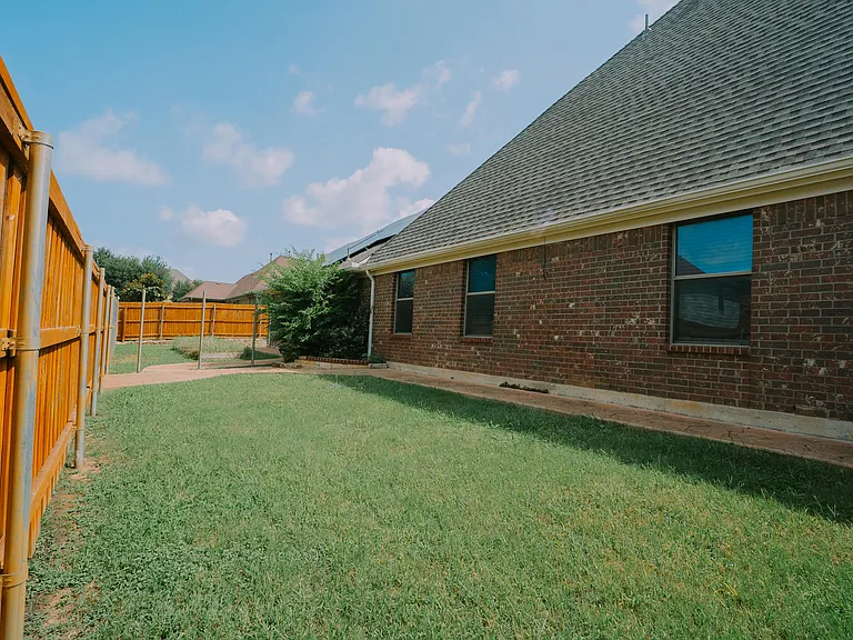 3240 Paseo — Photo 48