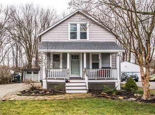 6086 Barton Rd, North Olmsted, OH 44070