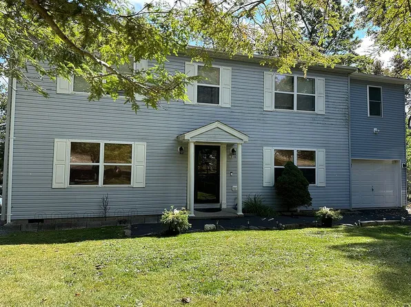 2551 Waterfront Dr, Tobyhanna, PA 18466