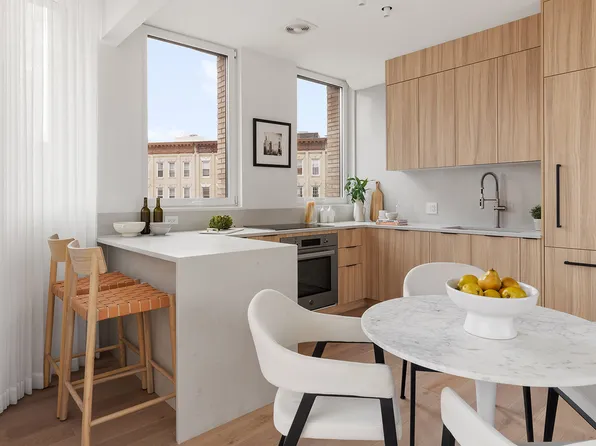 128 Woodpoint Road image 1 of 20