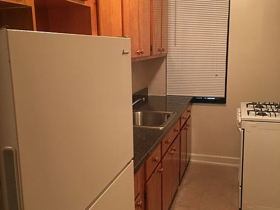 3rd image of 16610 88th Ave #2