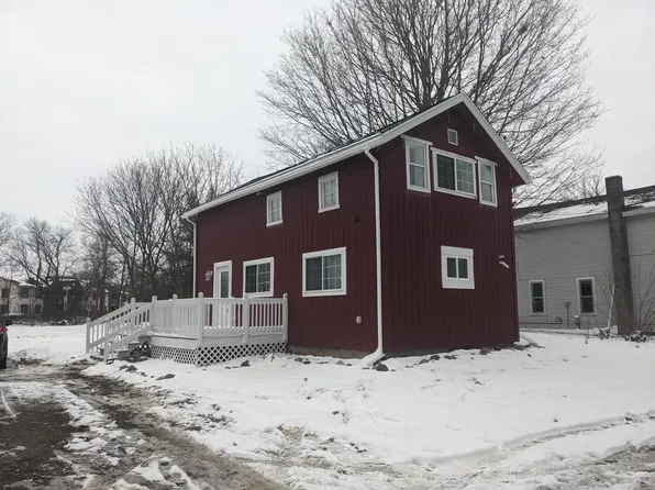 227 S Main St NW, Kent City, MI 49330