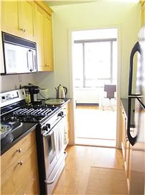 Sold by R New York | media 3