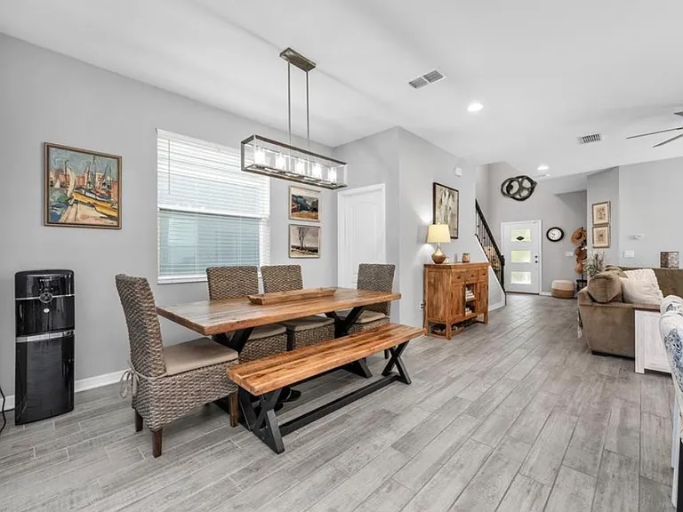 640 Bayern Ln — Photo 9